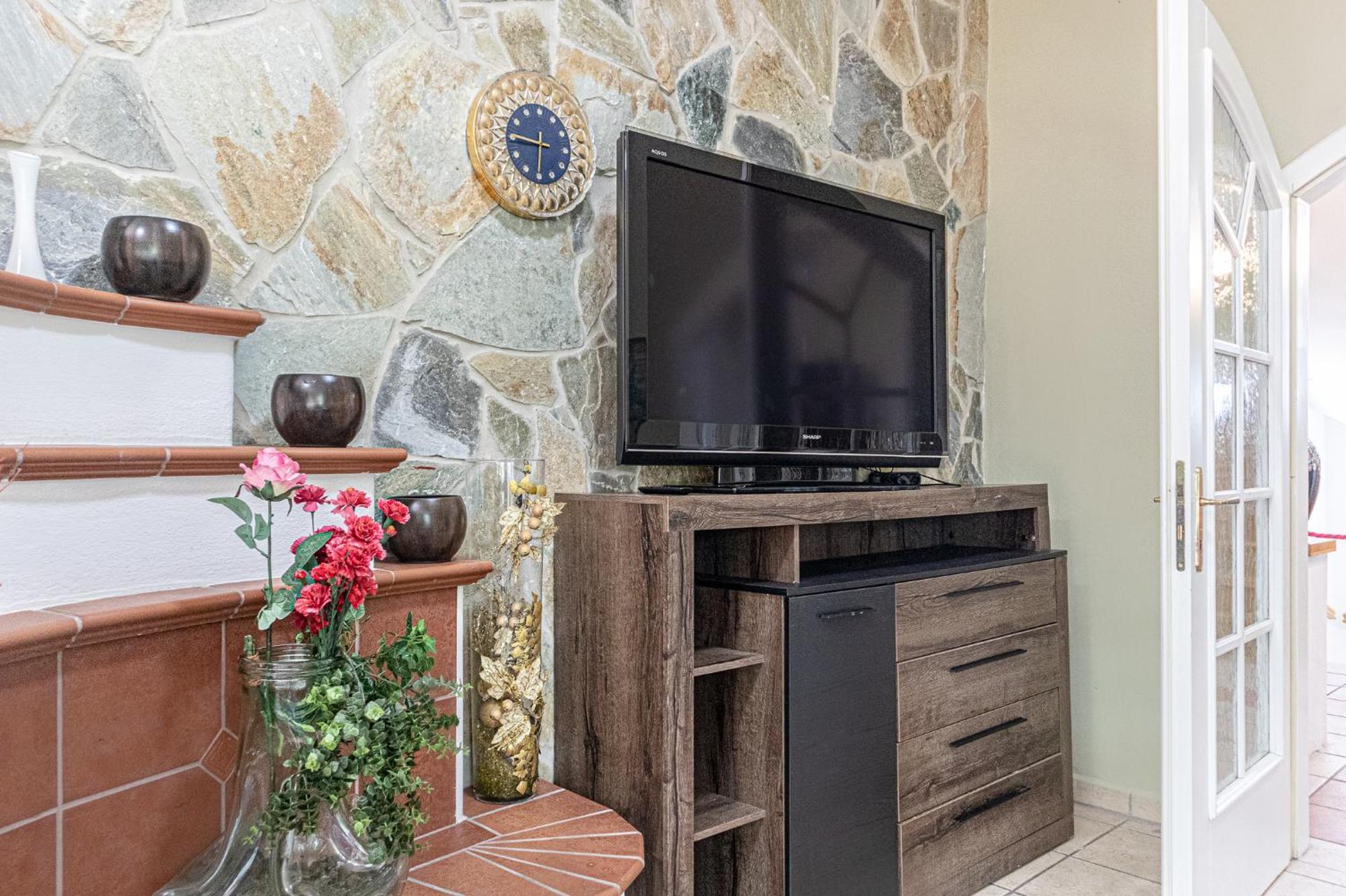 Exquisite In Shared With Garden & Parking Appartamento *
